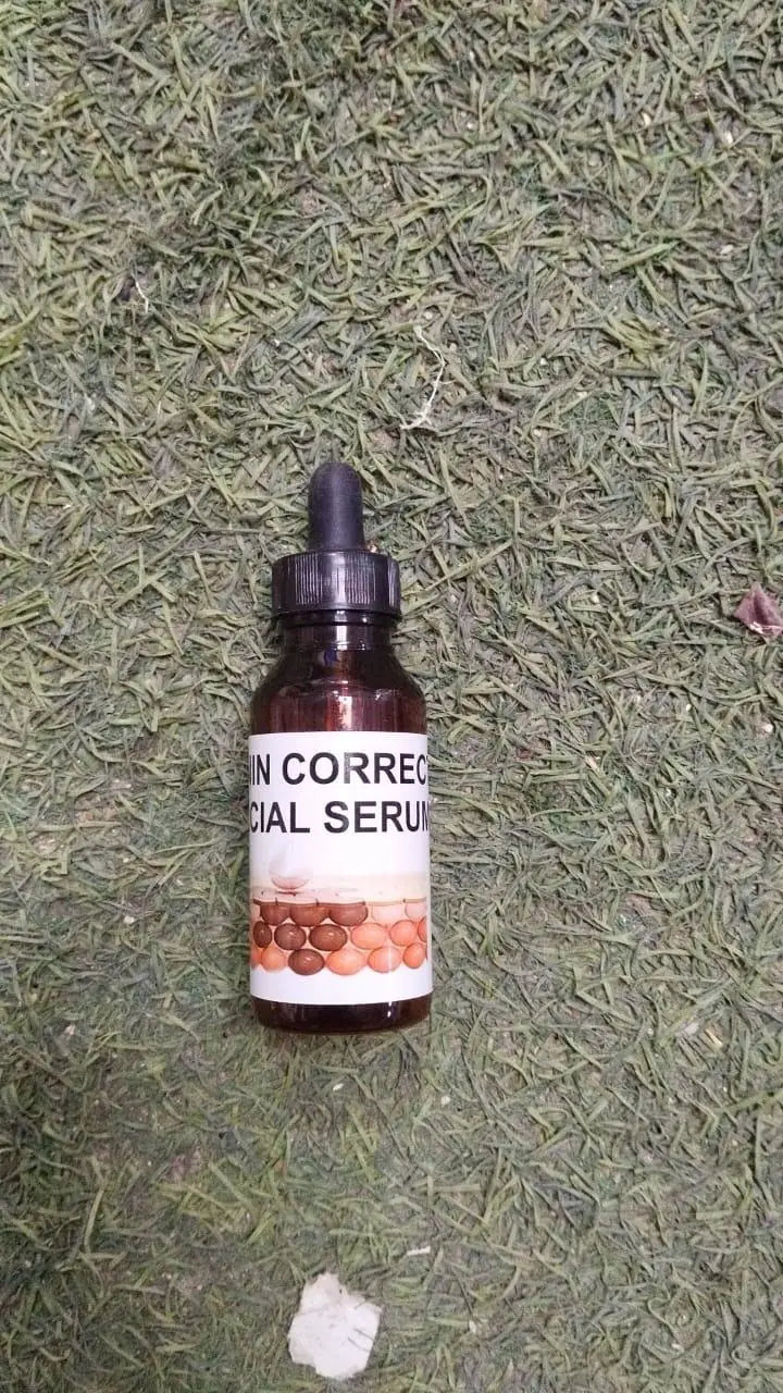 Clinical strength melanin correcting dark spot serum treatment close-up detail | DropDash